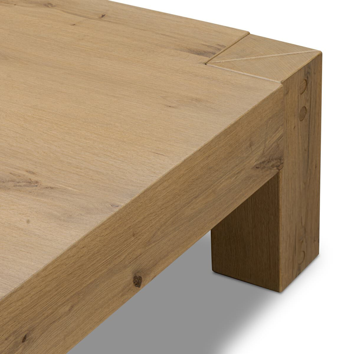 Table basse Four Hands Emmer en chêne fumé vieilli