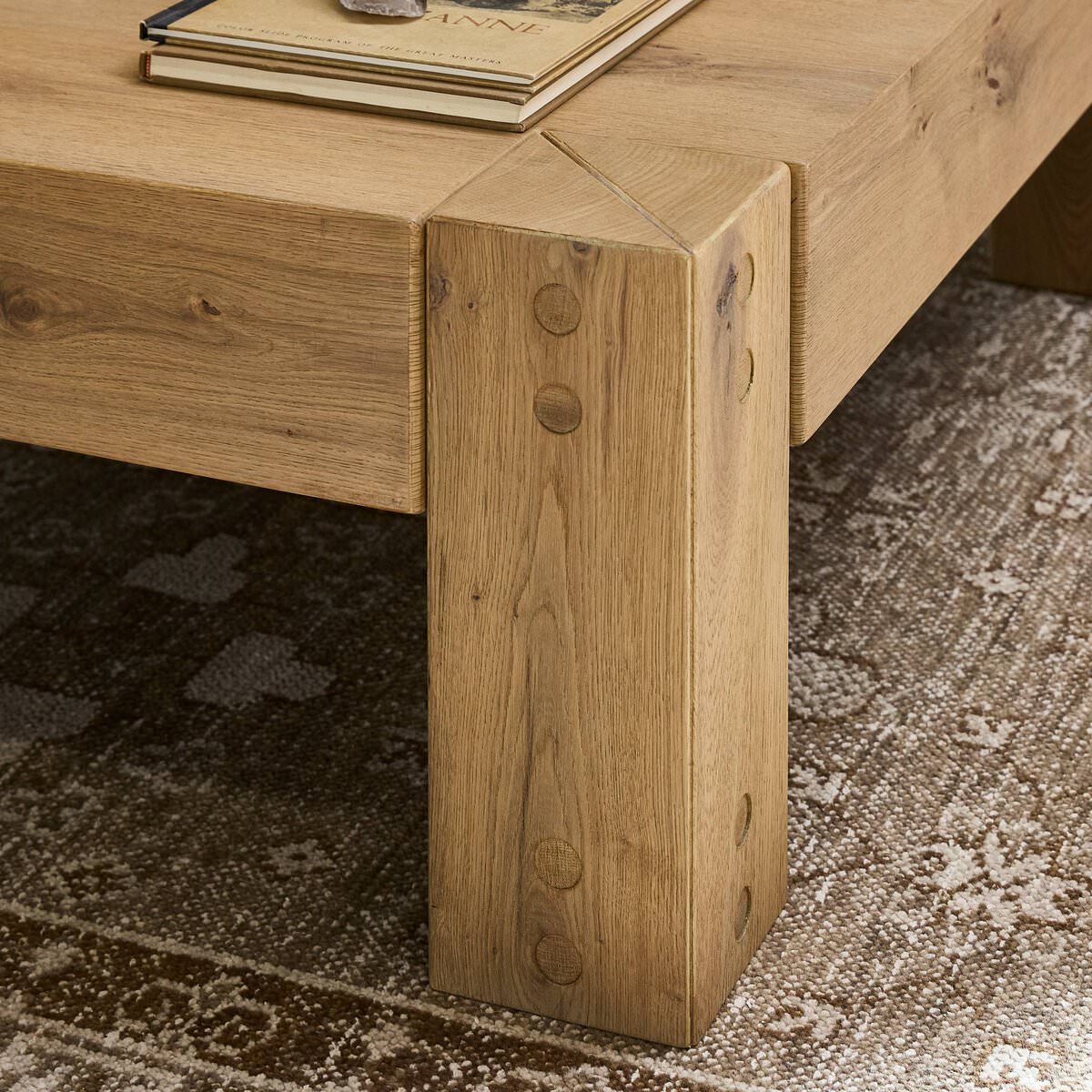 Table basse Four Hands Emmer en chêne fumé vieilli