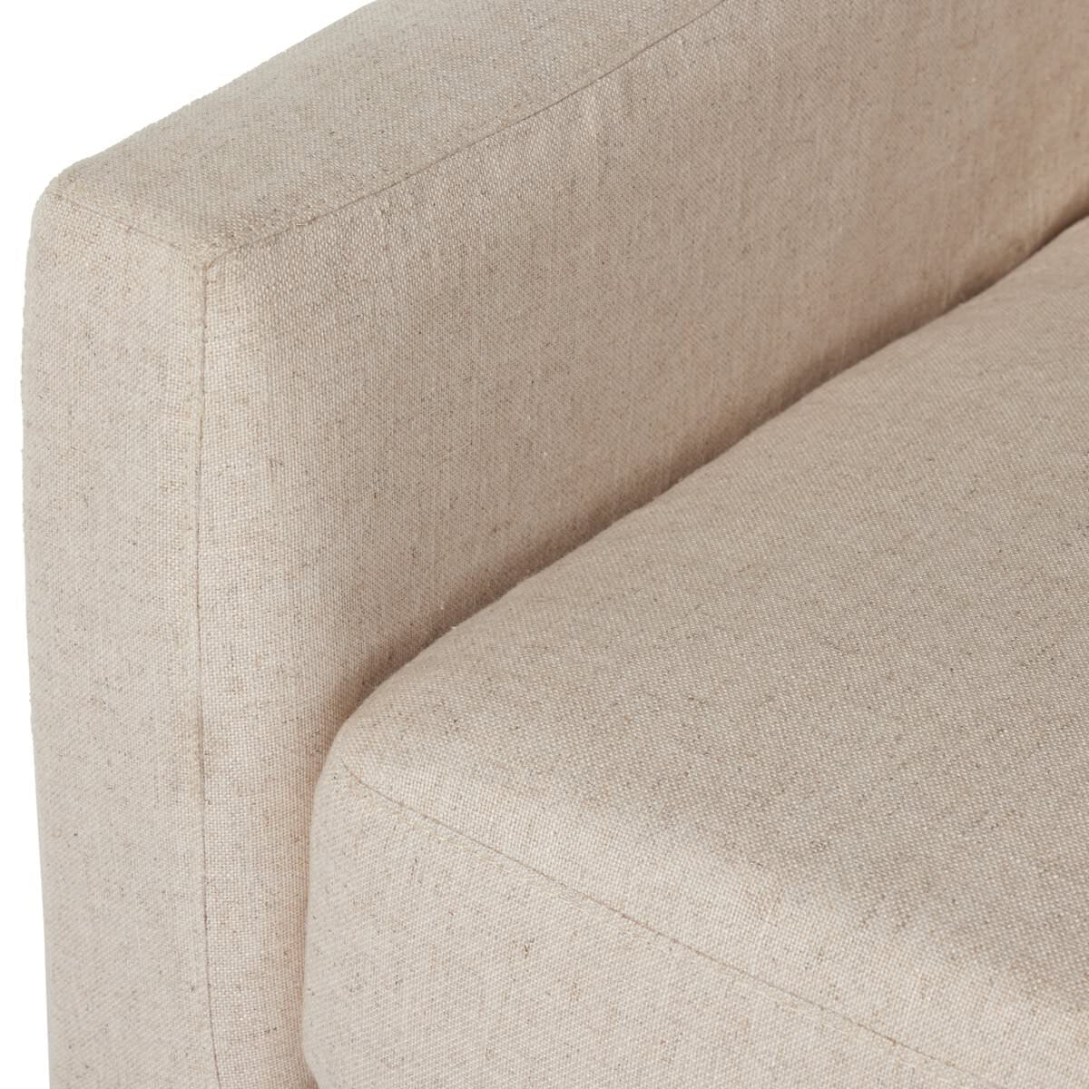 Chaise pivotante à housse Four Hands Hampton en crème Evere