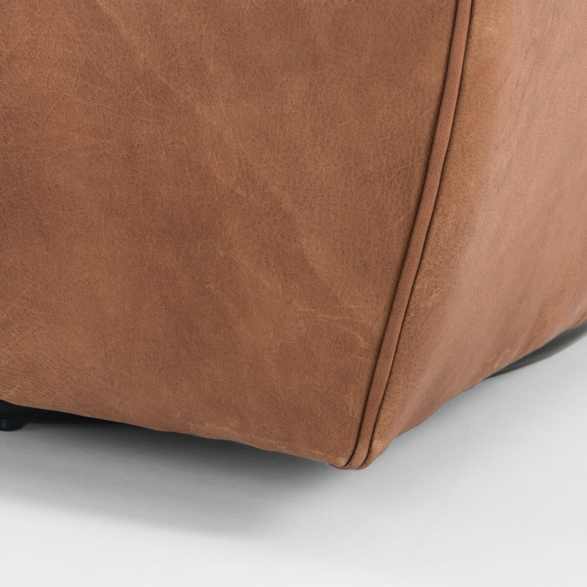 Chaise pivotante Four Hands Hanover en Sienna Heirloom