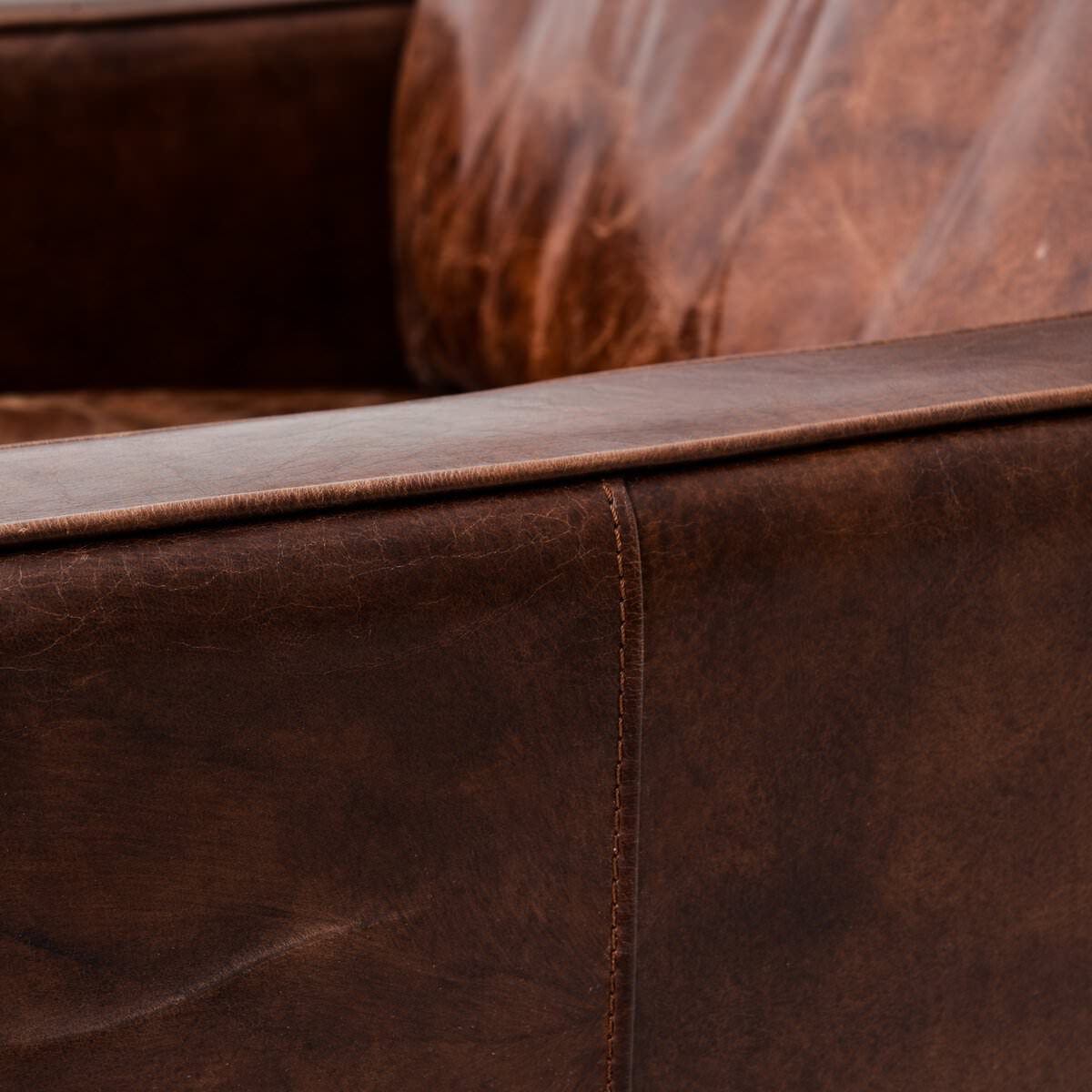 Fauteuil club Larkin à quatre mains en cigare