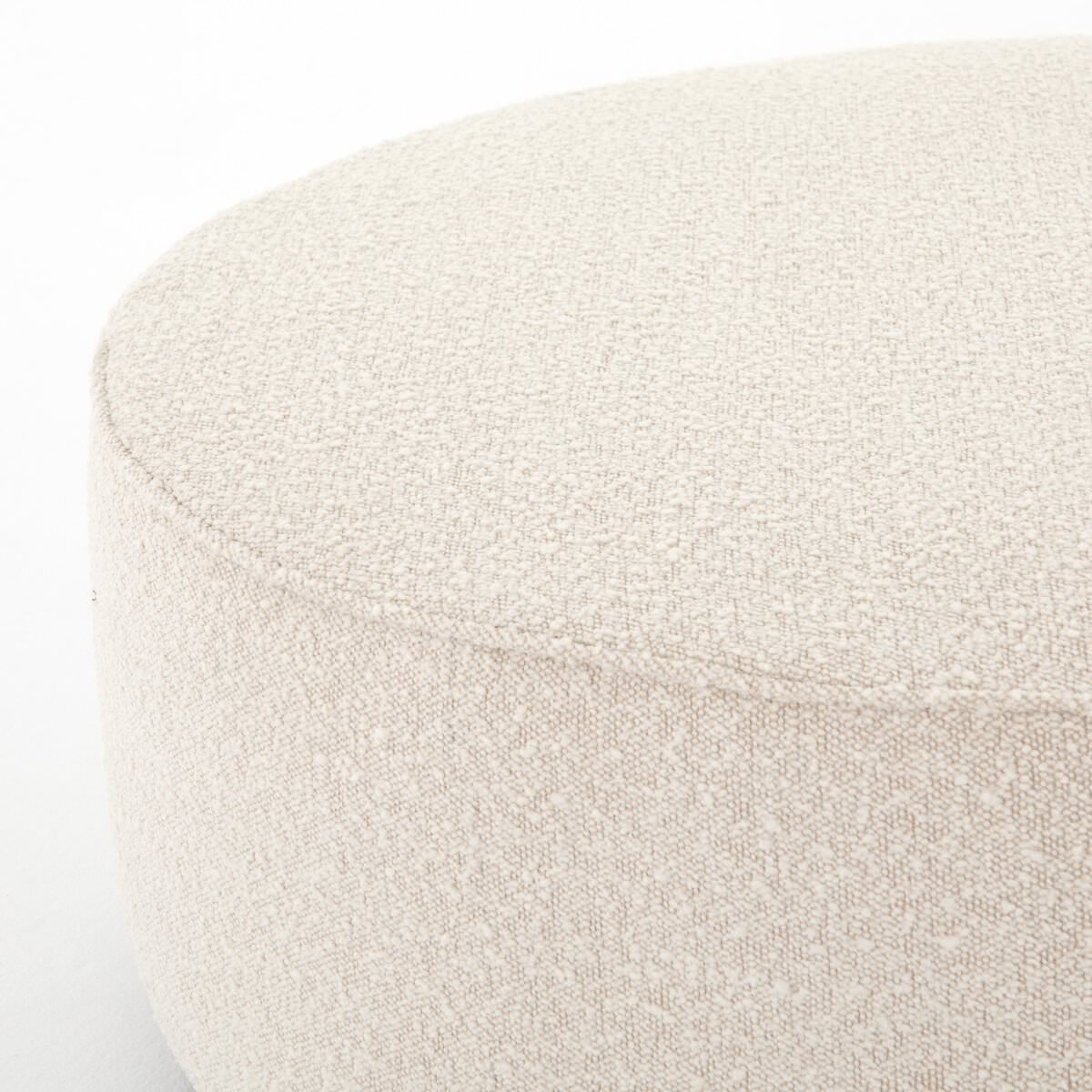Grand pouf rond Sinclair Four Hands en Knoll Natural