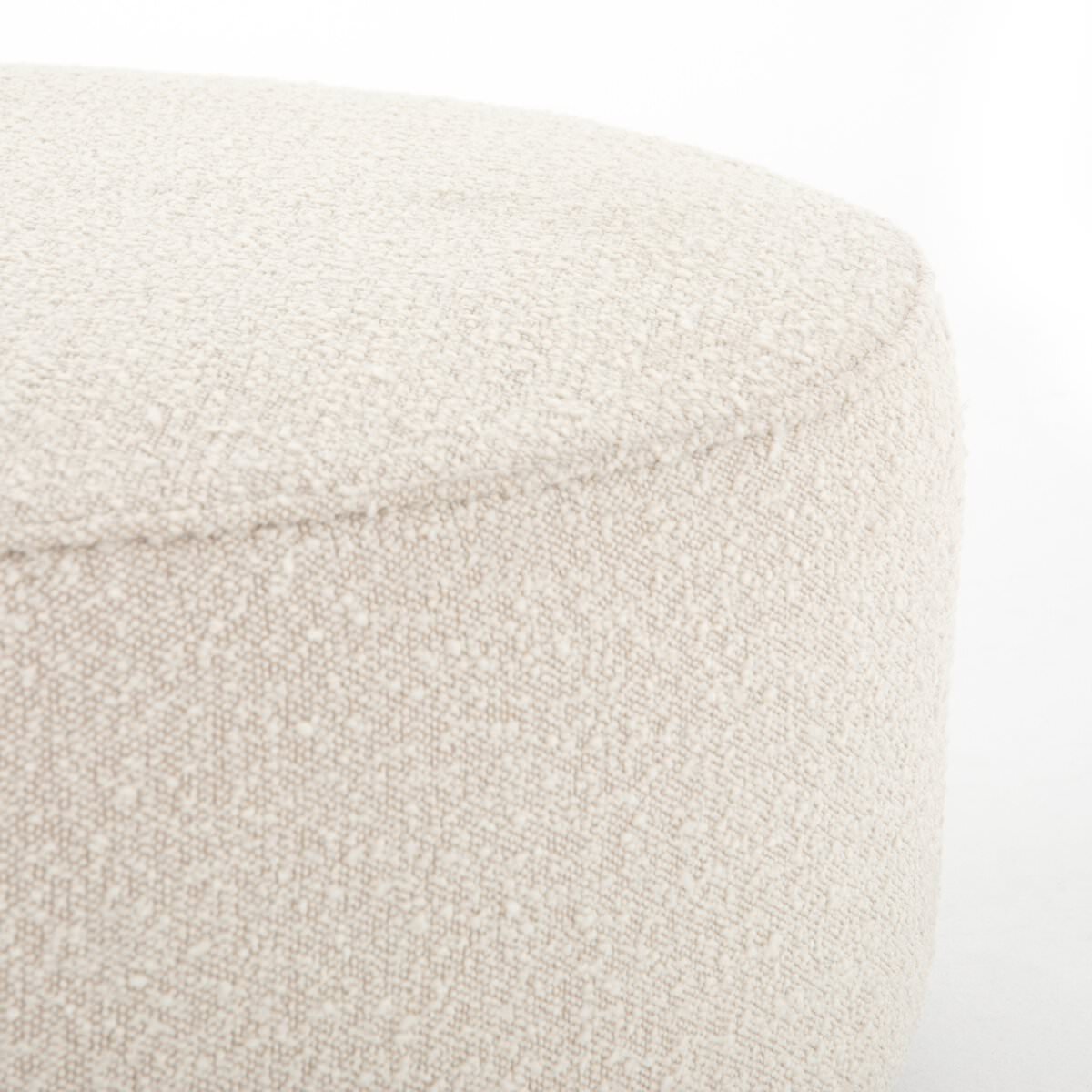 Grand pouf rond Sinclair Four Hands en Knoll Natural