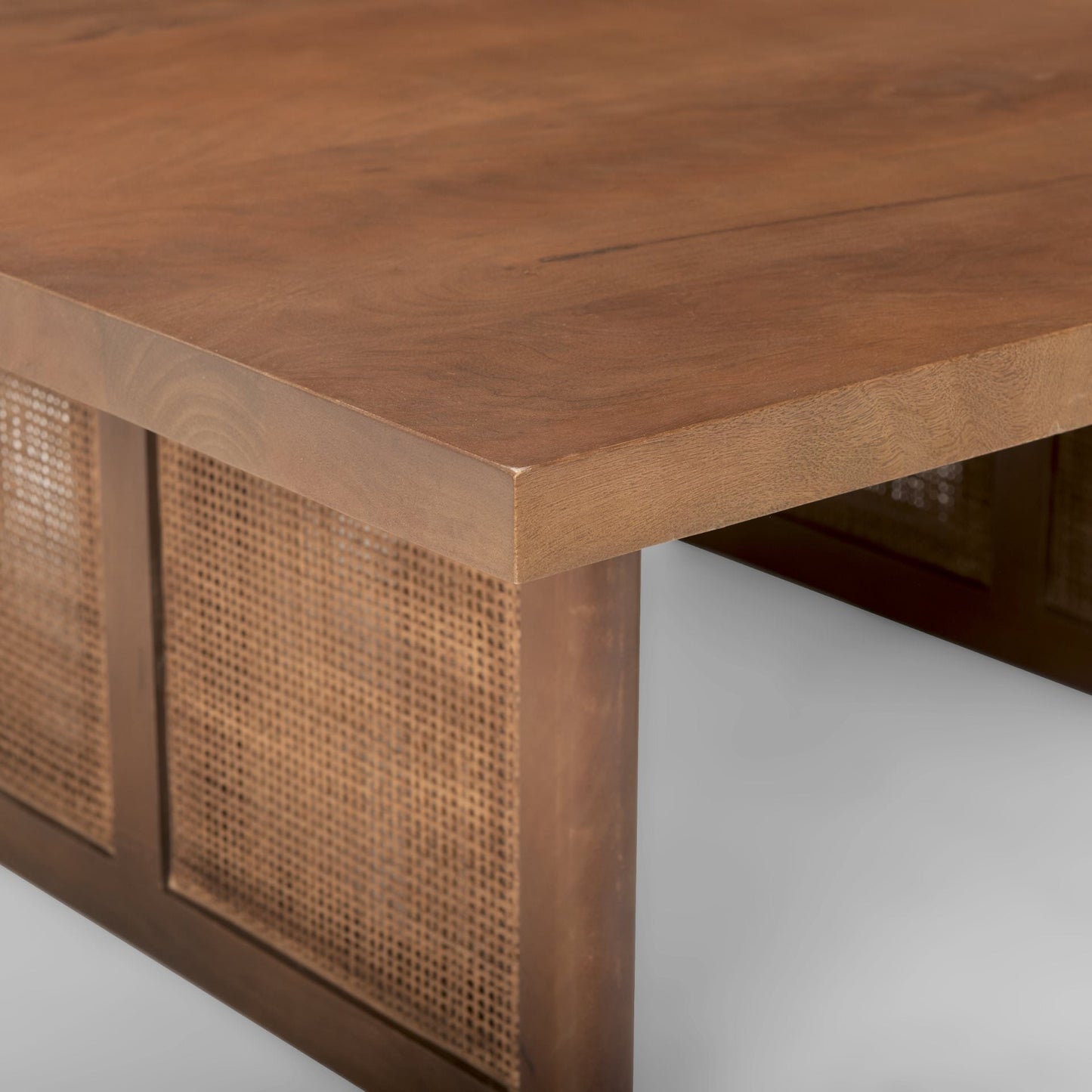 Table basse Georgia en finition délavée foncée