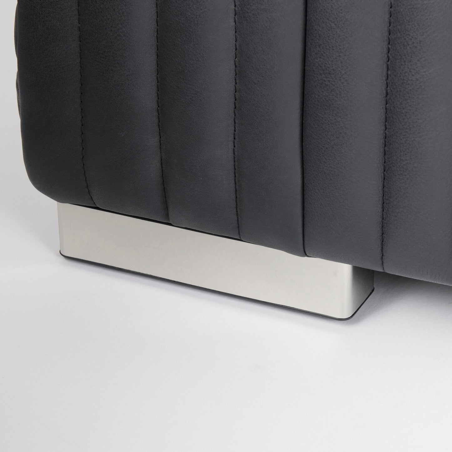 Canapé trois places Remington en cuir noir