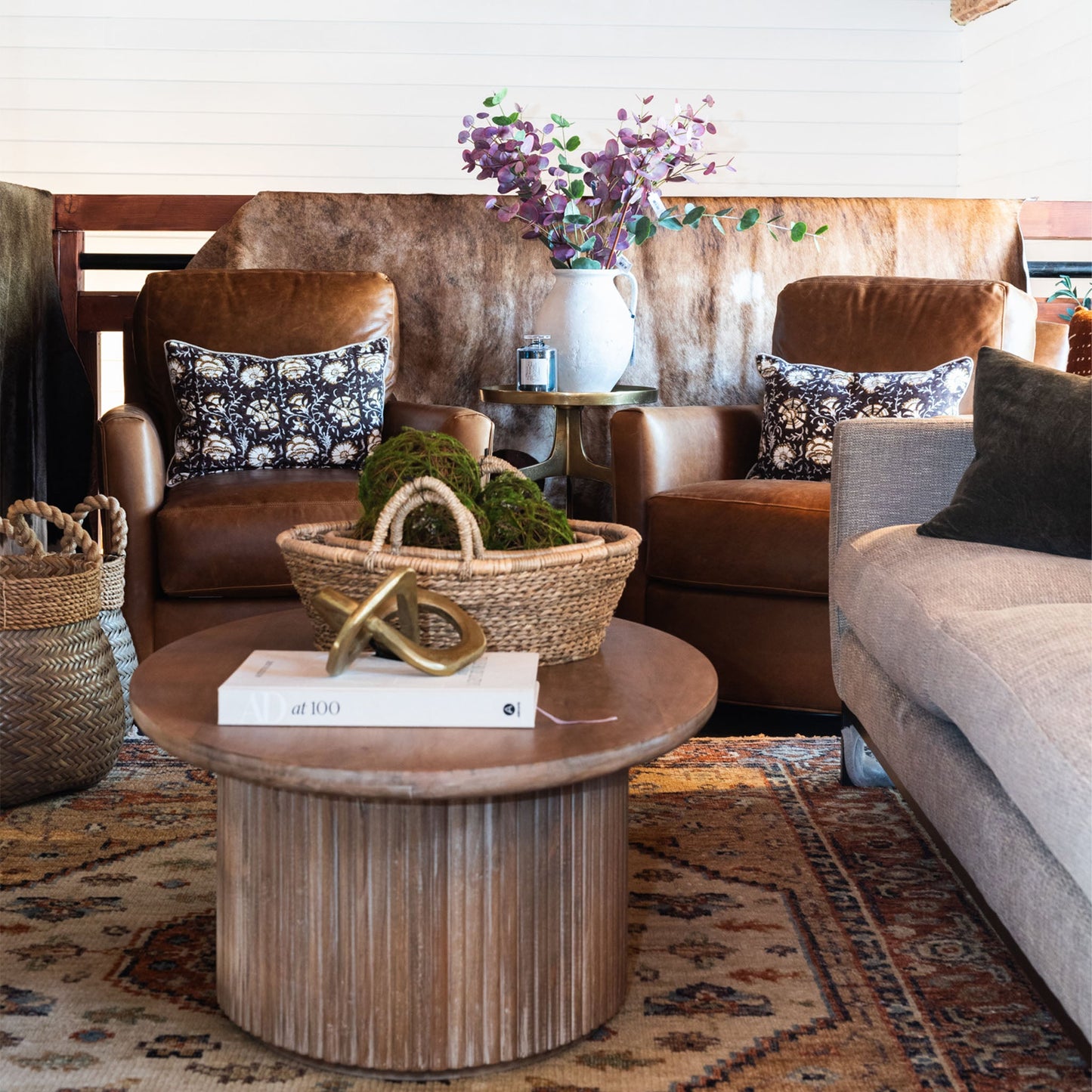 Chaise pivotante en cuir Murphey en châtaignier Stetson