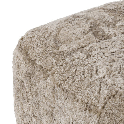 Pouf Oslo Amber Lewis x Four Hands en peau lainée taupe