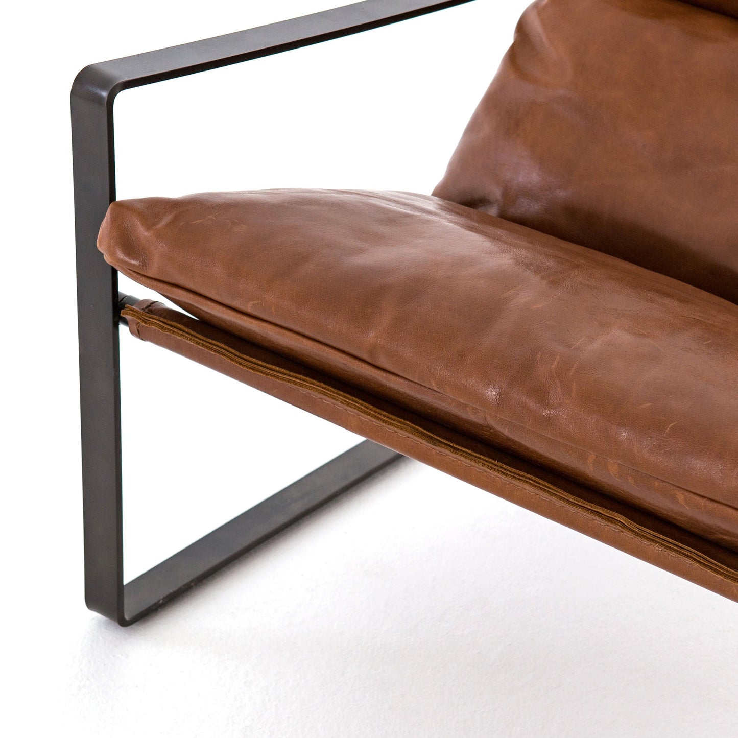Fauteuil Emmett à quatre mains en tissu Dakota Tobacco