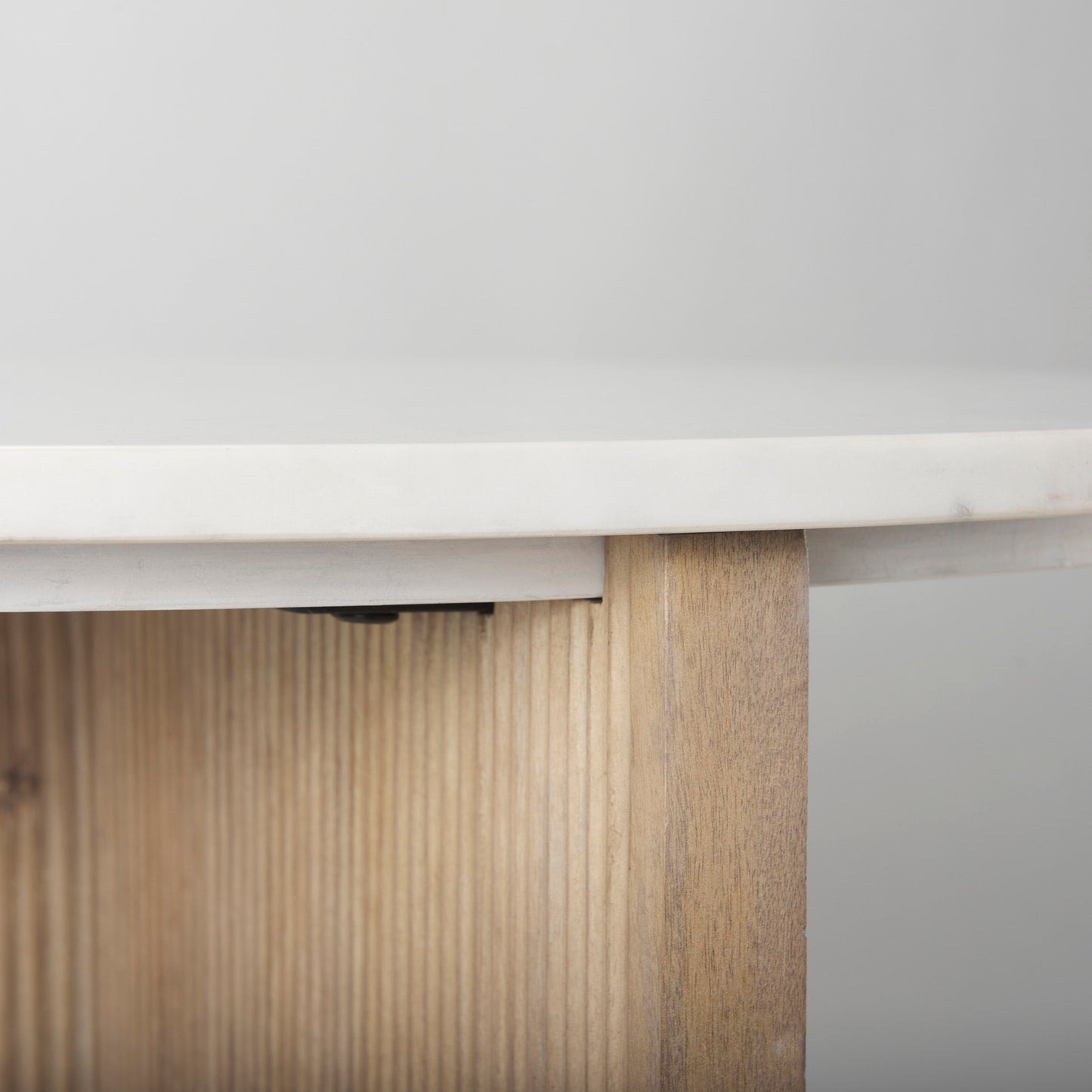 Table d'entrée Empire en marbre avec base cannelée