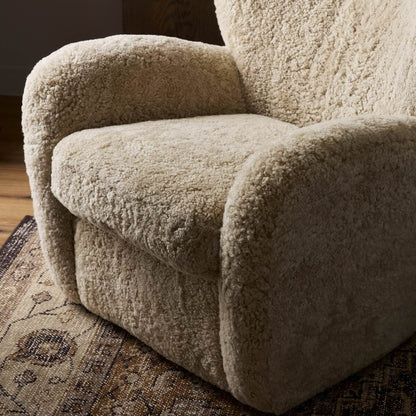 Chaise Amélie à quatre mains en peau lainée beige