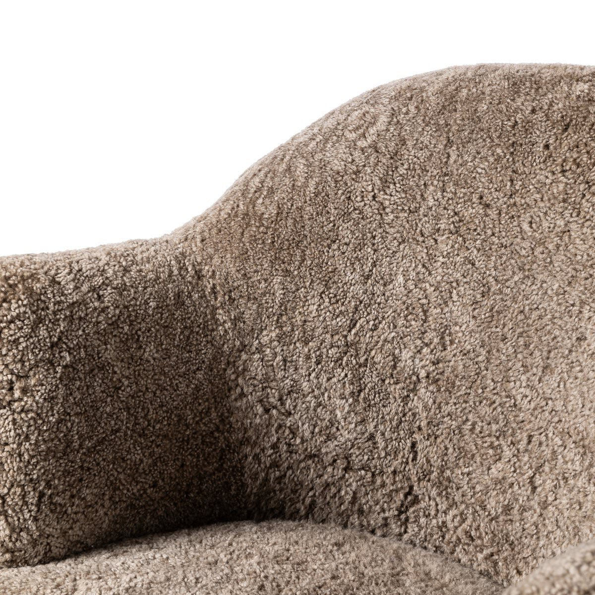Chaise pivotante Four Hands Aurora en peau lainée taupe