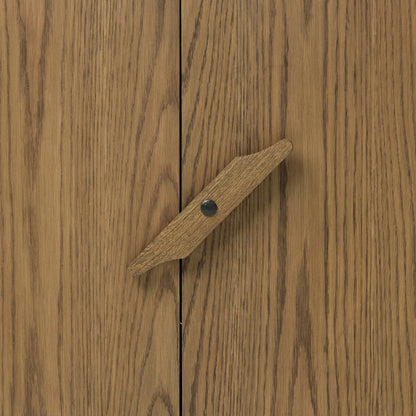 Armoire Bedford Four Hands en placage de chêne naturel chaleureux