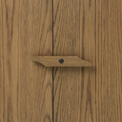 Armoire Bedford Four Hands en placage de chêne naturel chaleureux