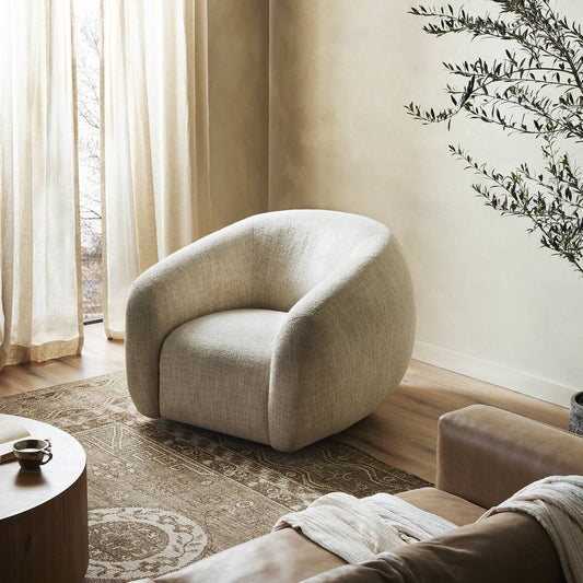 Chaise pivotante Four Hands Channing en crème Yuma