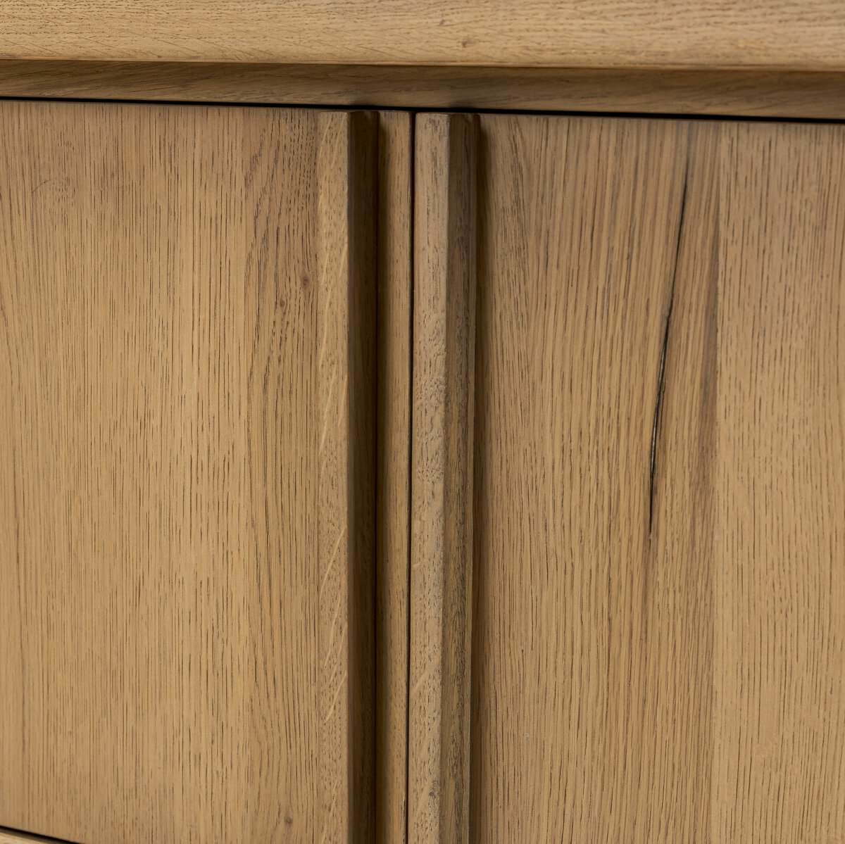 Console multimédia Dalton à quatre mains en placage de chêne naturel vieilli