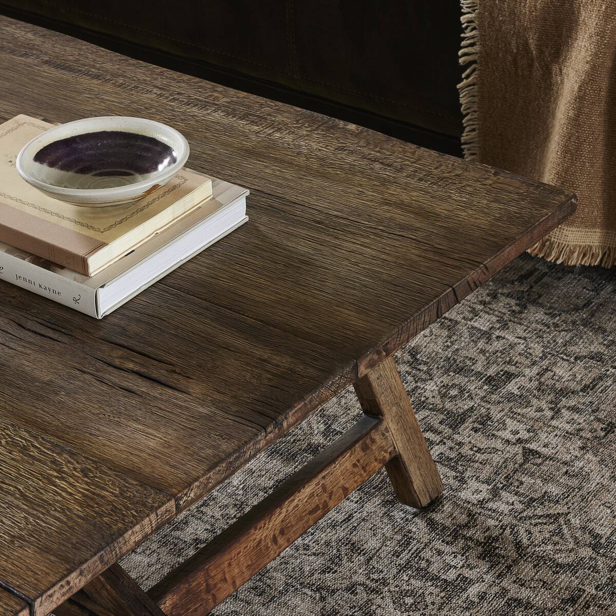 Table basse Four Hands Elio, petite, en chêne blanchi brûlé