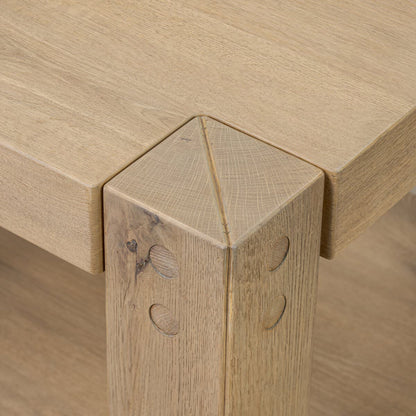Table d'appoint Four Hands Emmer en chêne fumé vieilli