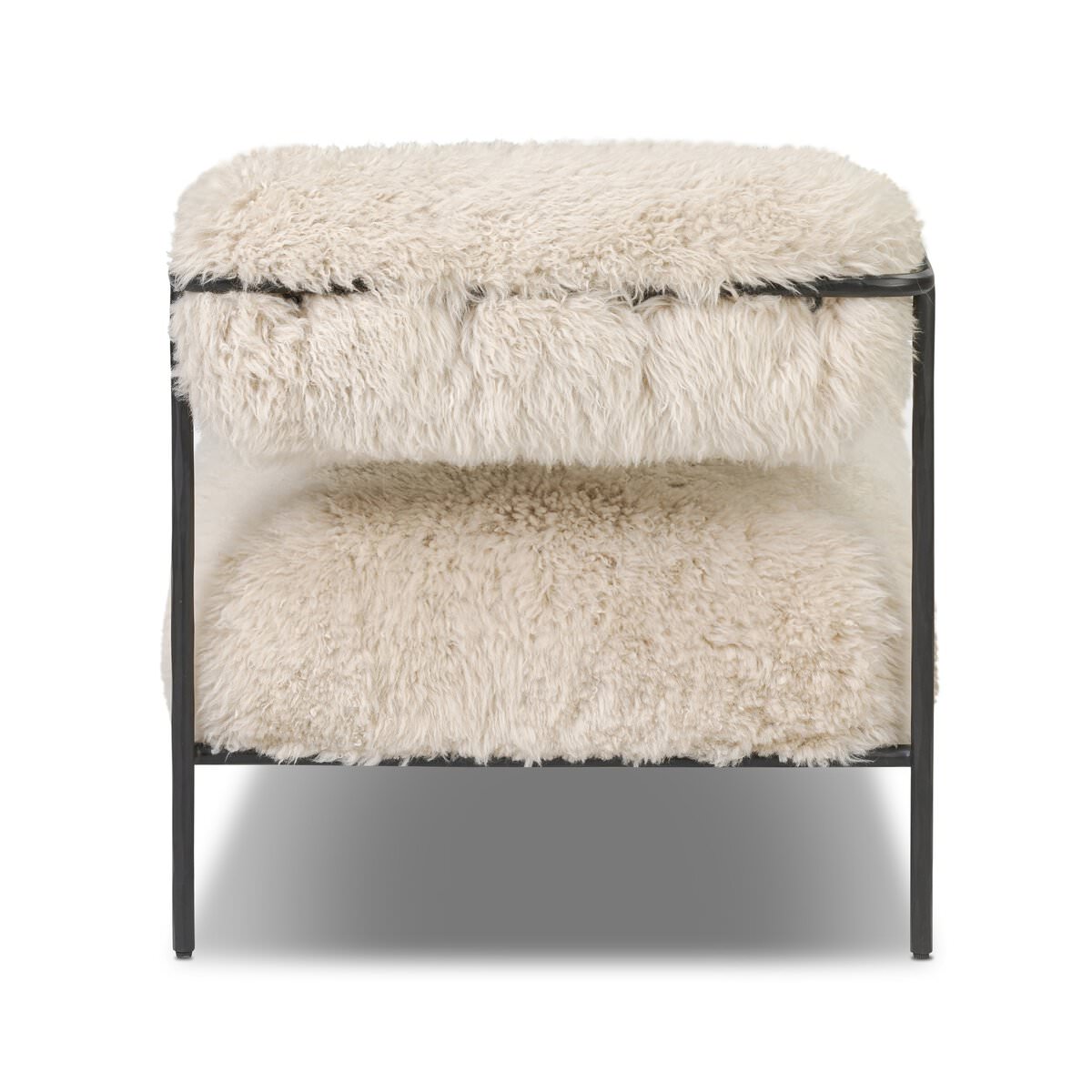 Chaise Fenn à quatre mains en fourrure de Mongolie couleur champagne