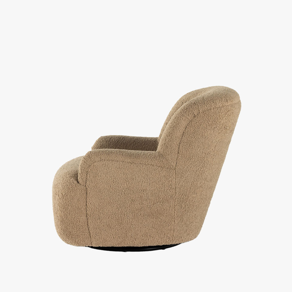 Chaise pivotante Kadon à quatre mains en peau de mouton camel