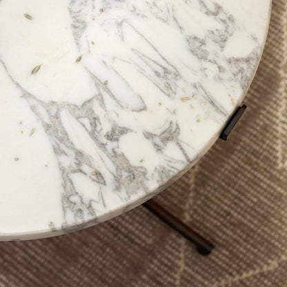 Table d'appoint Sophie à quatre mains en marbre blanc veiné