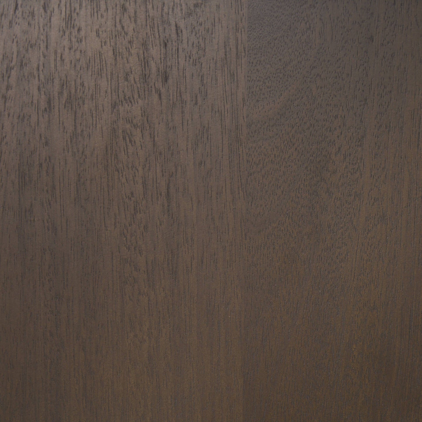 Armoire Essa en finition délavée foncée