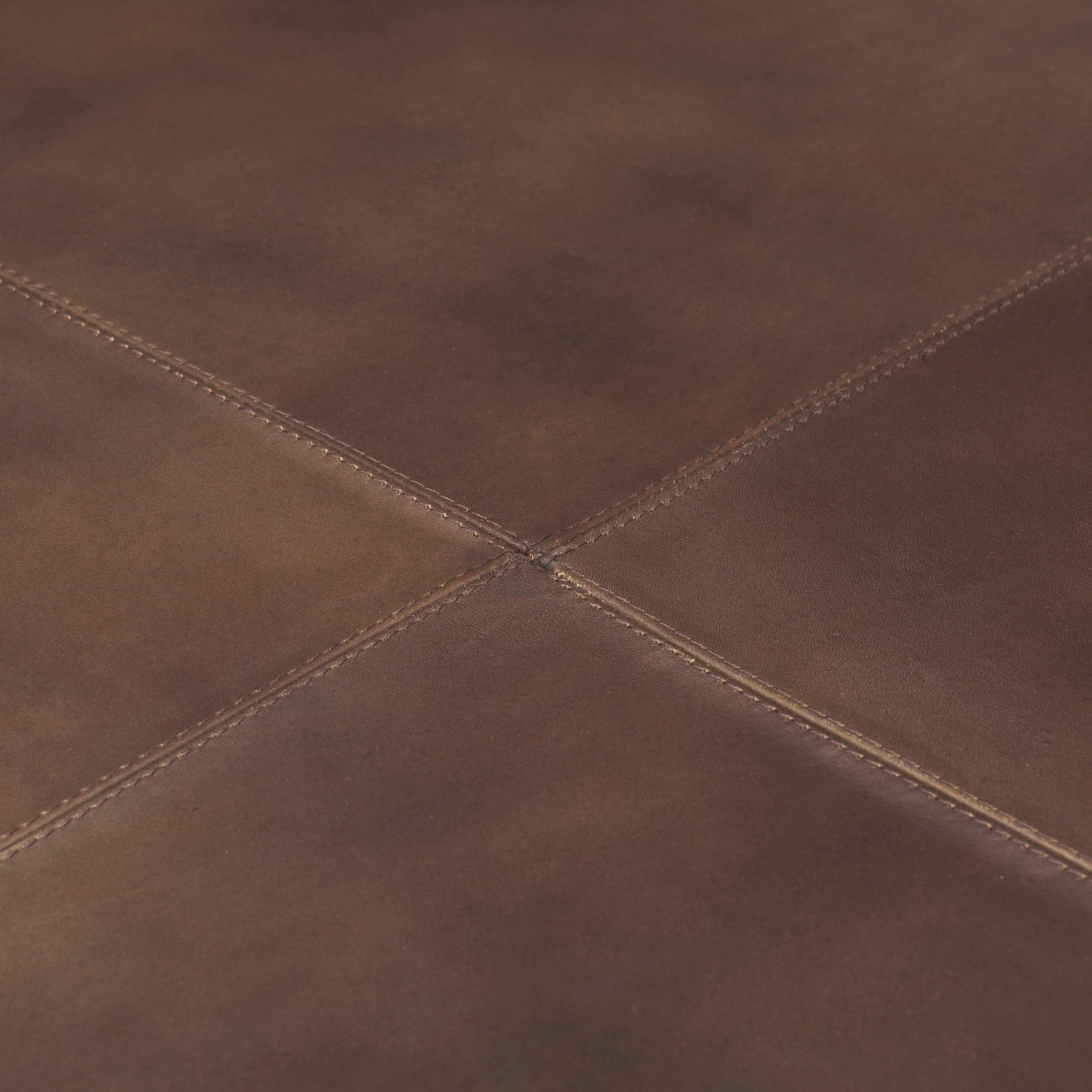 Ottoman Milo en cuir marron moyen 