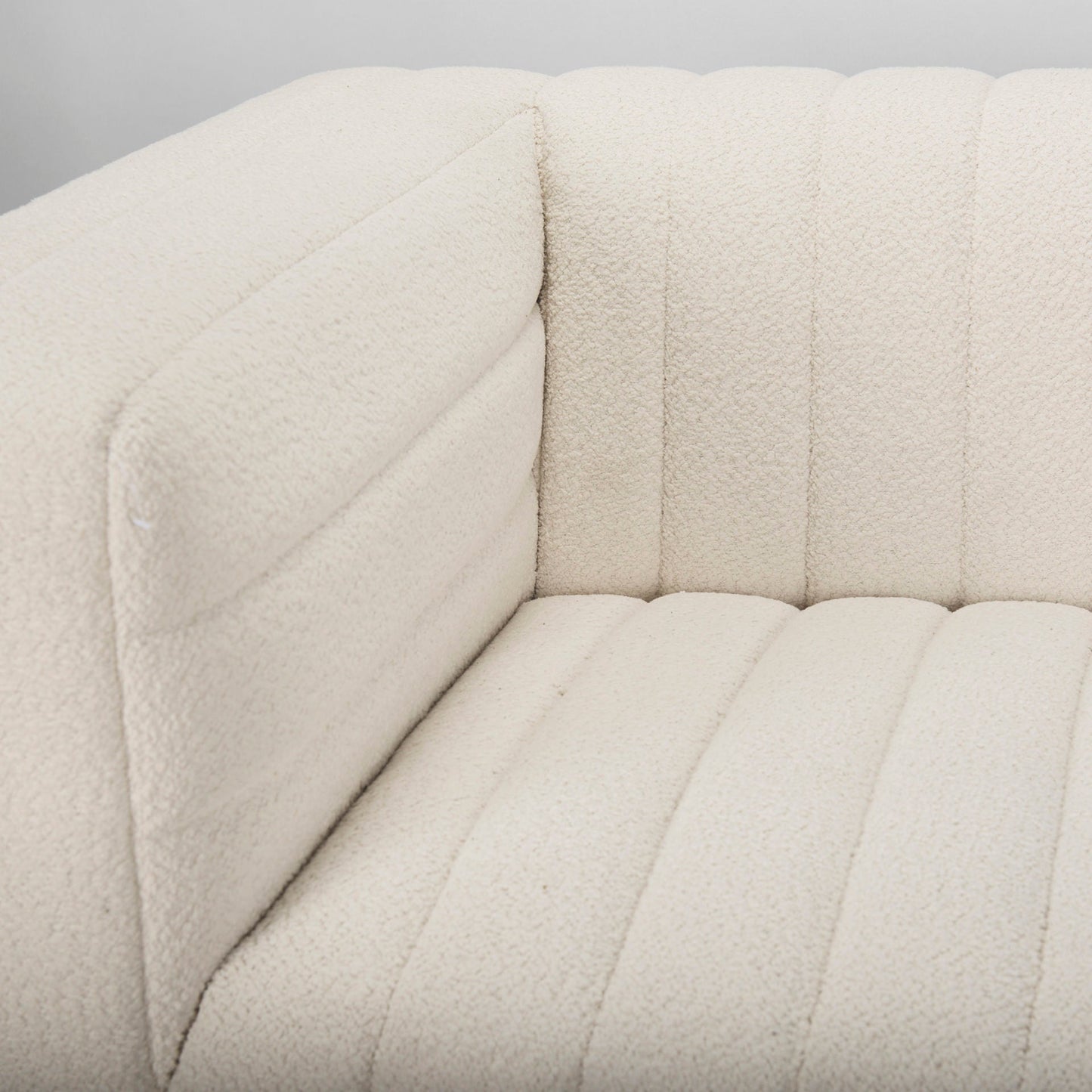 Canapé trois places Remington en tissu bouclé crème