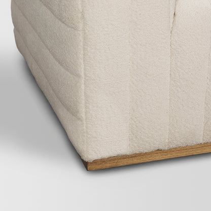 Canapé trois places Remington en tissu bouclé crème