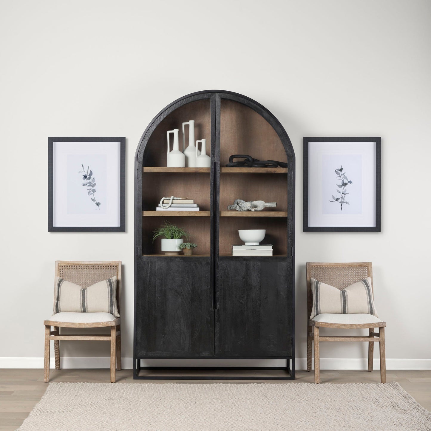 Armoire à curiosités à dessus arqué Sawyer