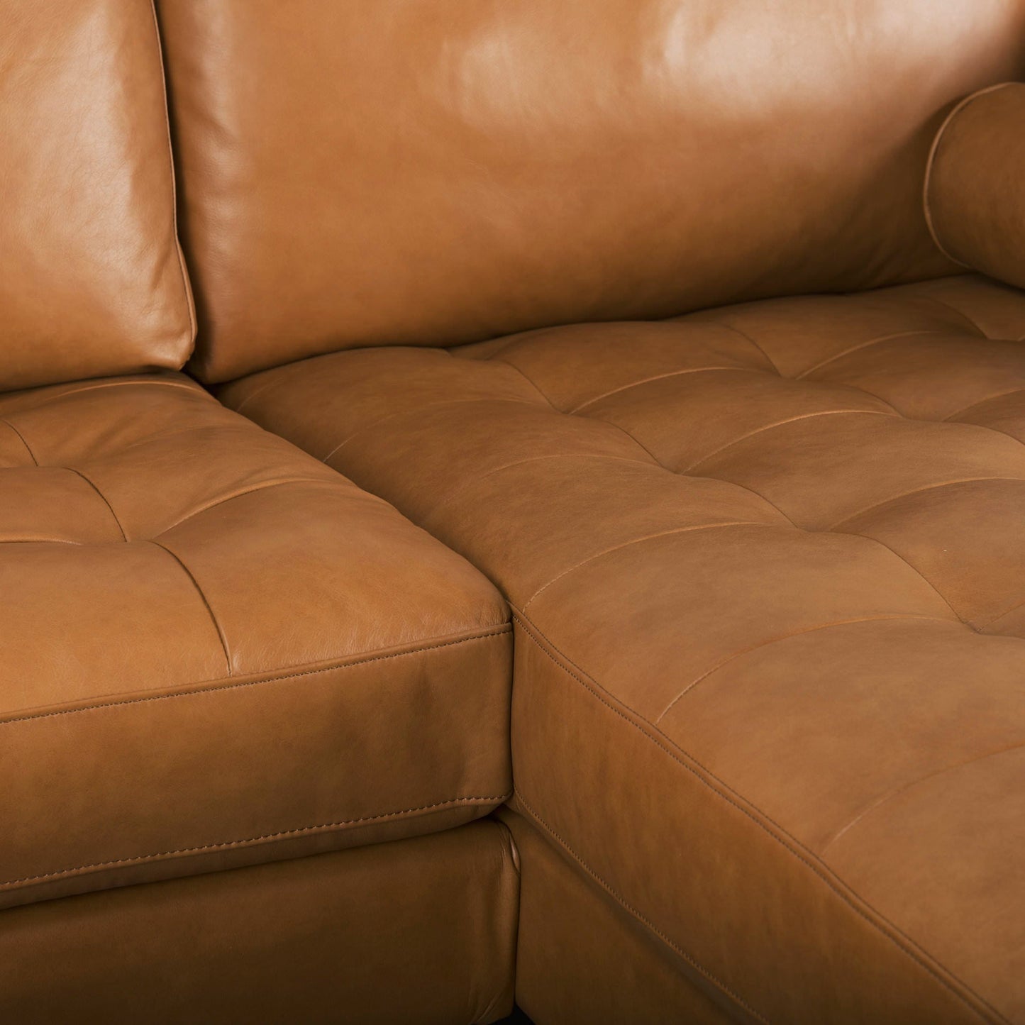 Canapé sectionnel Arne en cuir beige | Chaise longue droite