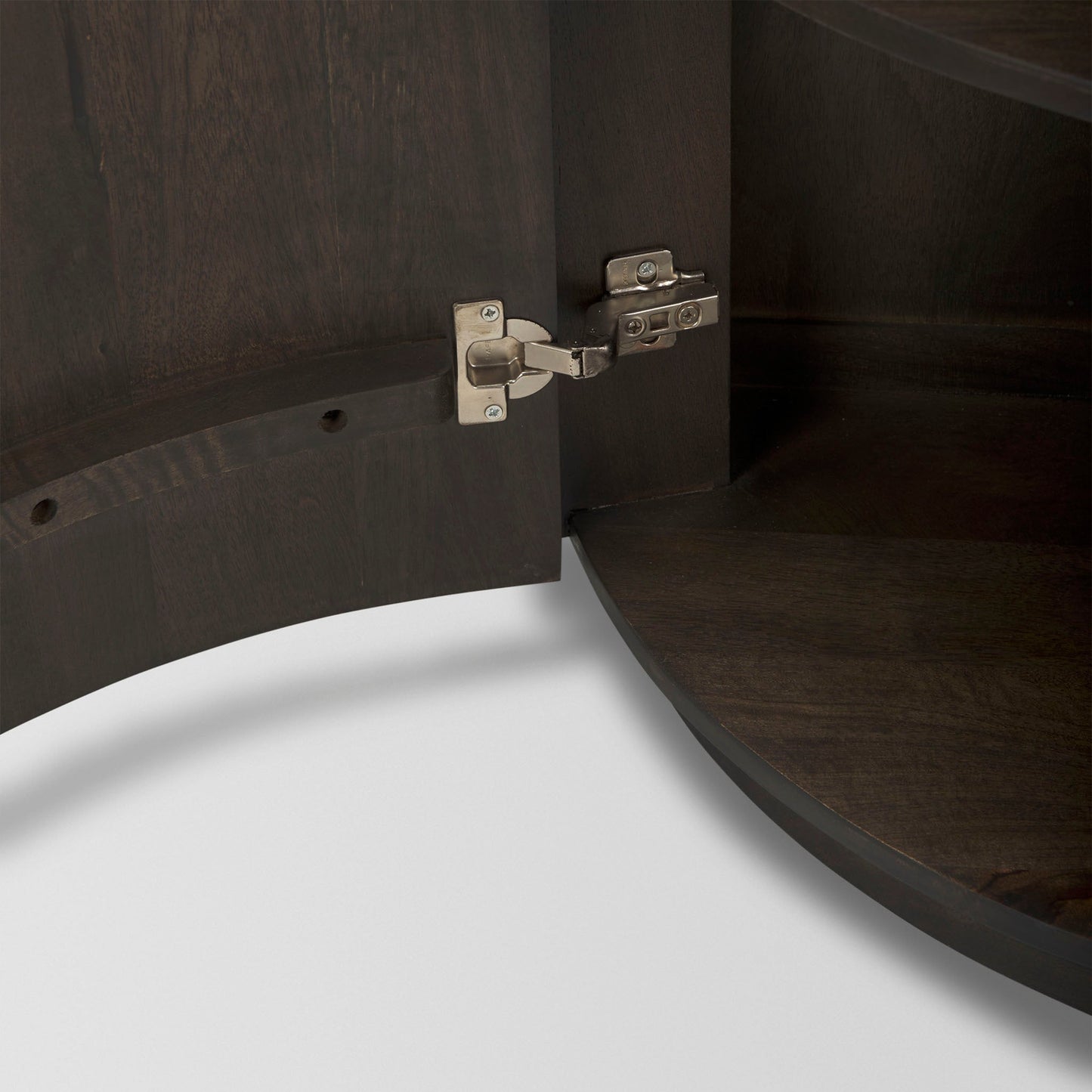 Armoire demi-lune à cannelures Talia en moka